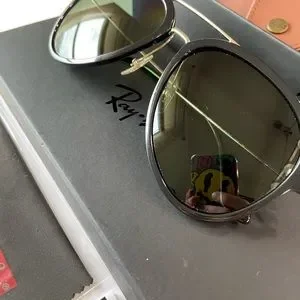 RB4298 Polarized RayBan Sunglasses Pilot Aviator Ray-Ban Unisex Men Female Women RB4298 Sunglasses in Black and Grey Gradient - RB4298 | Ray-Ban® main image 3